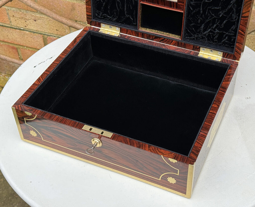 Overhead internal view of a Very Rare 1816 Edwards Retail Presentation Kingwood Jewellery Box.