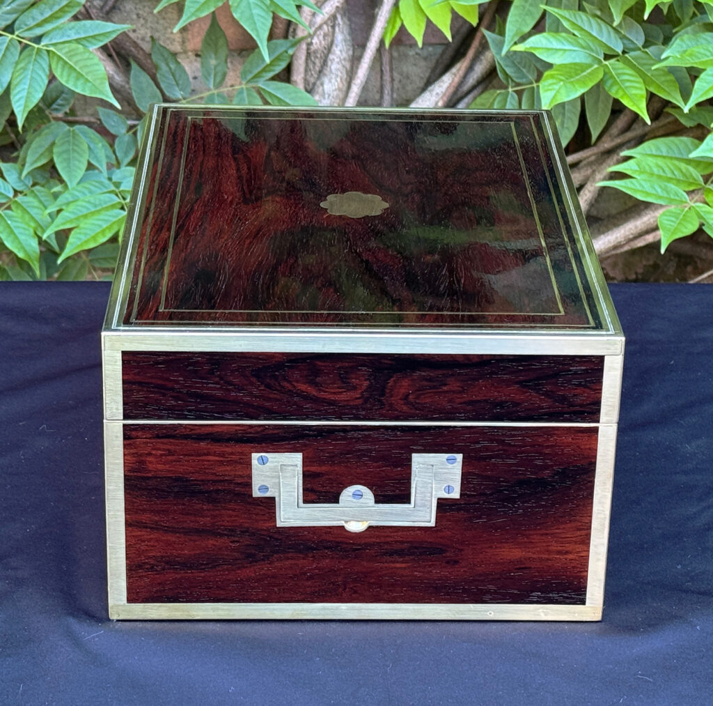 Right side view of a magnificent antique 1814 dressing case in rosewood by David Edwards.